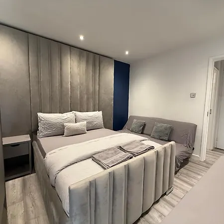 5 Bed Town House Within Centre And Sleeps Up To 11 With Sky And Netflix Apartman Birmingham